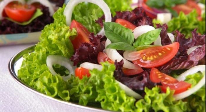 recette-e15348-salade-crudites-toute-simple